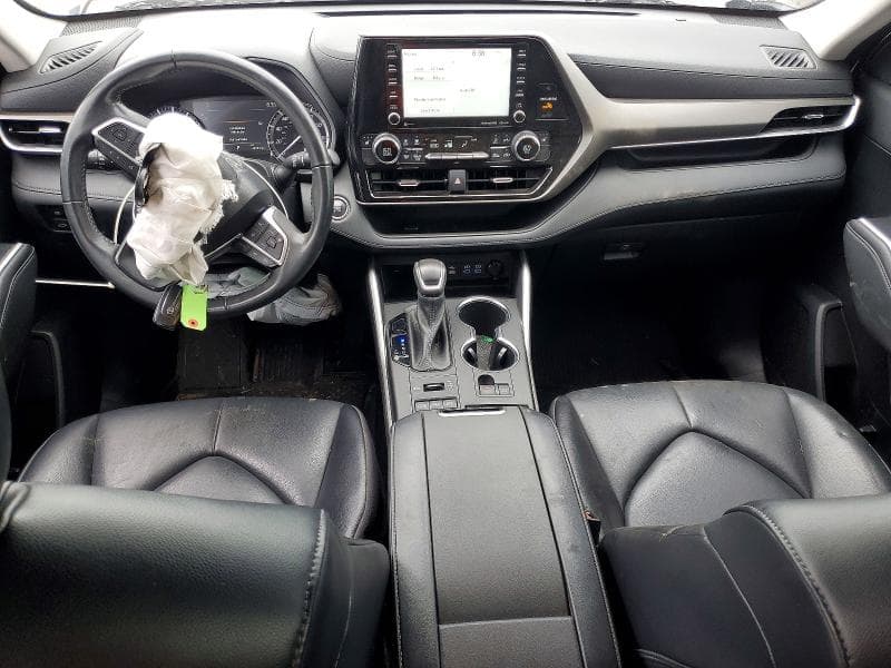 2022 TOYOTA HIGHLANDER XLE 8