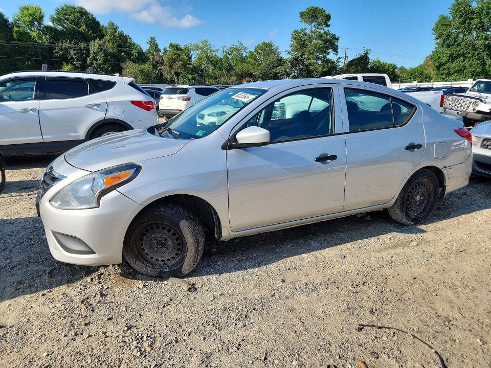 2017 NISSAN VERSA S