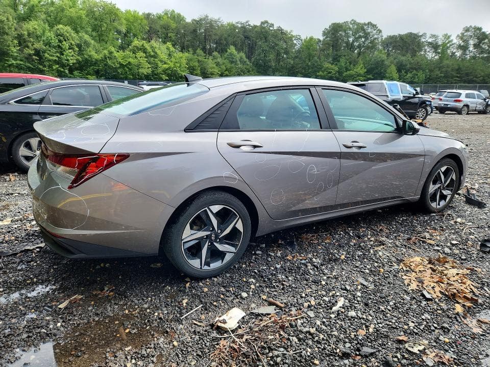 2023 HYUNDAI ELANTRA SEL 3