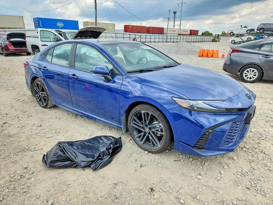 2026 TOYOTA CAMRY XSE 4