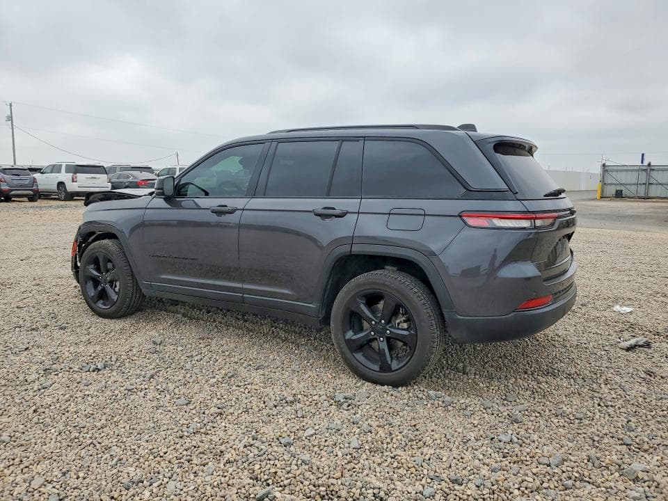 2022 JEEP GRAND CHEROKEE LAREDO 2