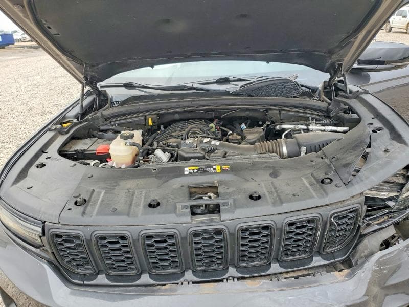 2022 JEEP GRAND CHEROKEE LAREDO 12