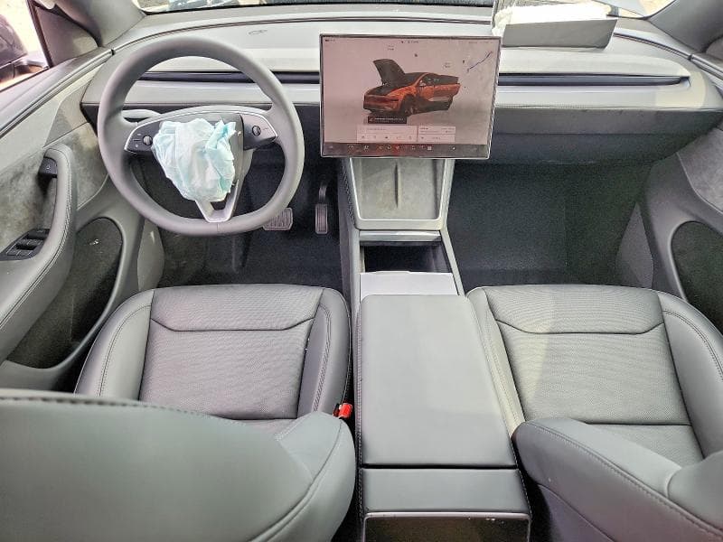 2026 TESLA MODEL Y 8