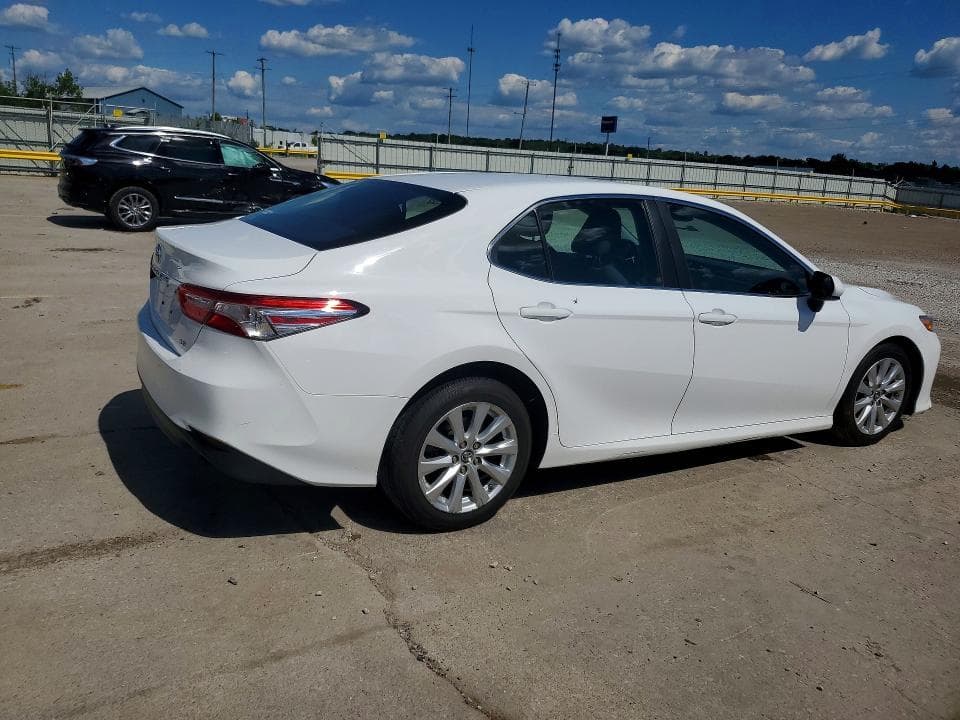 2018 TOYOTA CAMRY LE 3
