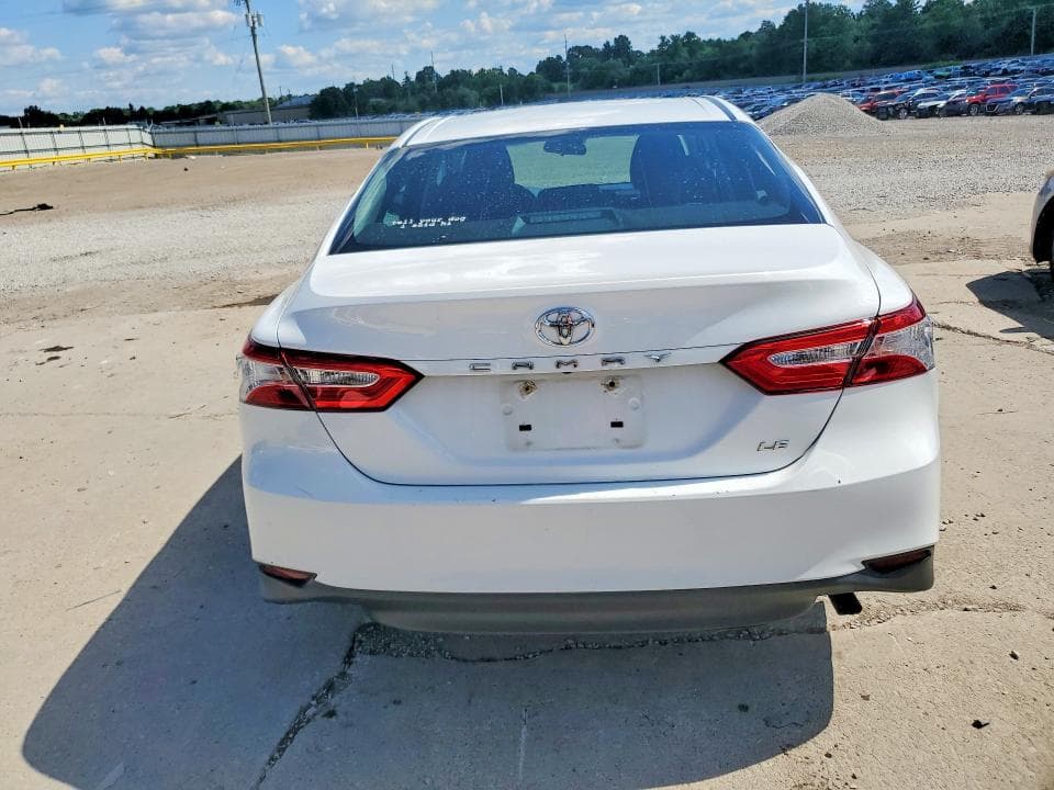2018 TOYOTA CAMRY LE 6