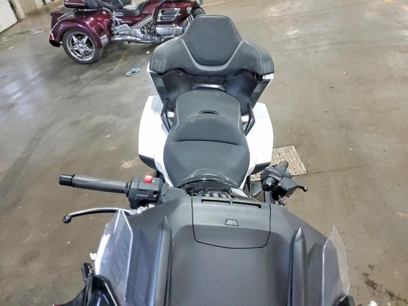 2024 HONDA GL1800 5
