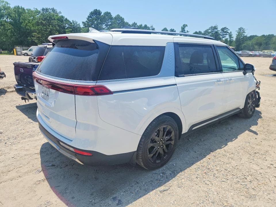 2024 KIA CARNIVAL SX 3