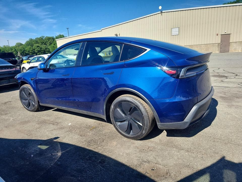 2026 TESLA MODEL Y 2