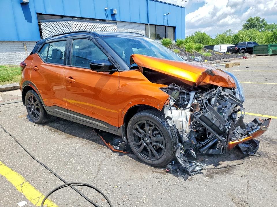2022 NISSAN KICKS SR 4
