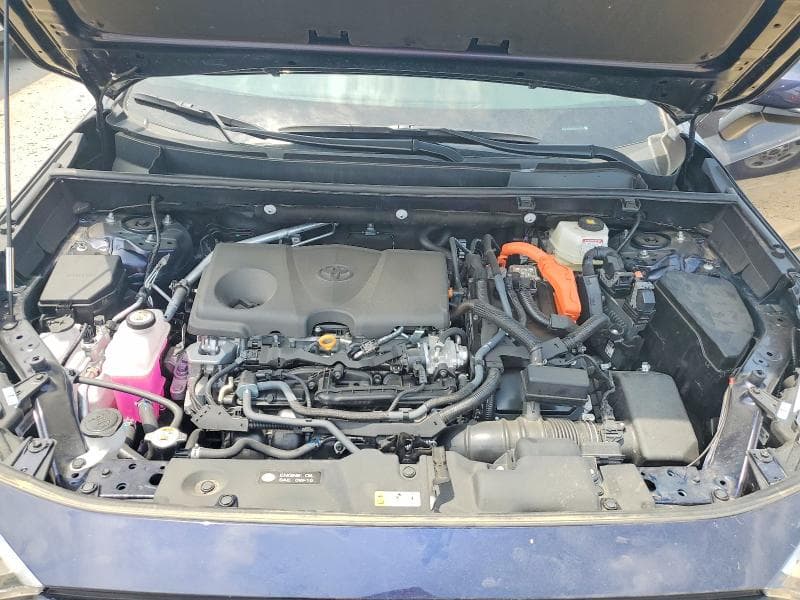 2025 TOYOTA RAV4 HYBRID XLE 12