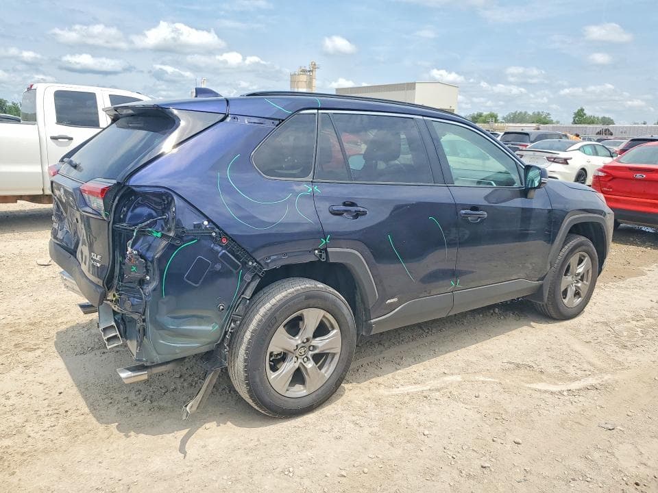 2025 TOYOTA RAV4 HYBRID XLE 3