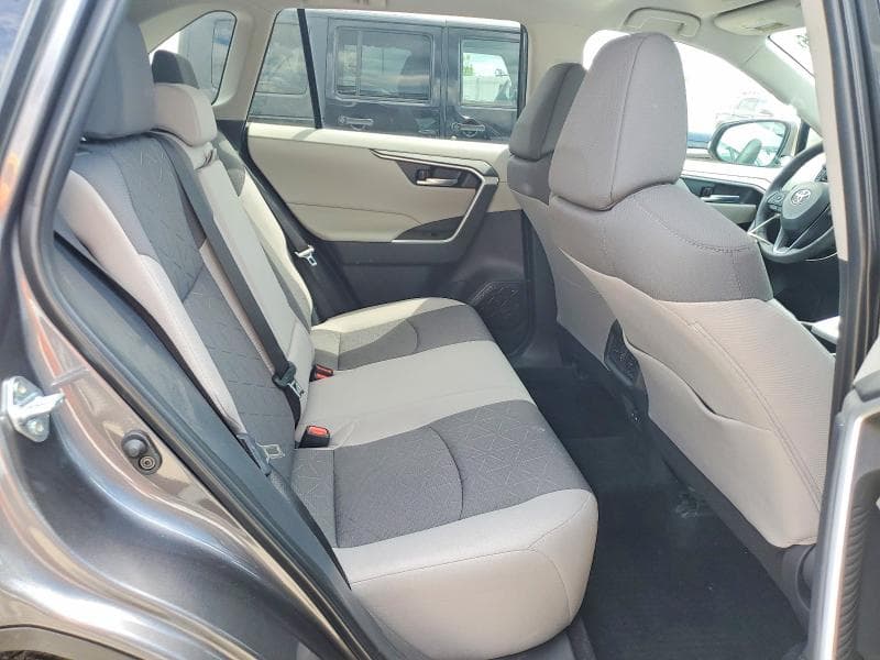 2025 TOYOTA RAV4 XLE 11