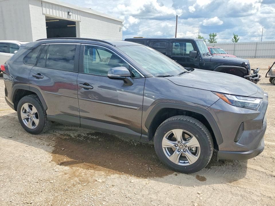 2025 TOYOTA RAV4 XLE 4