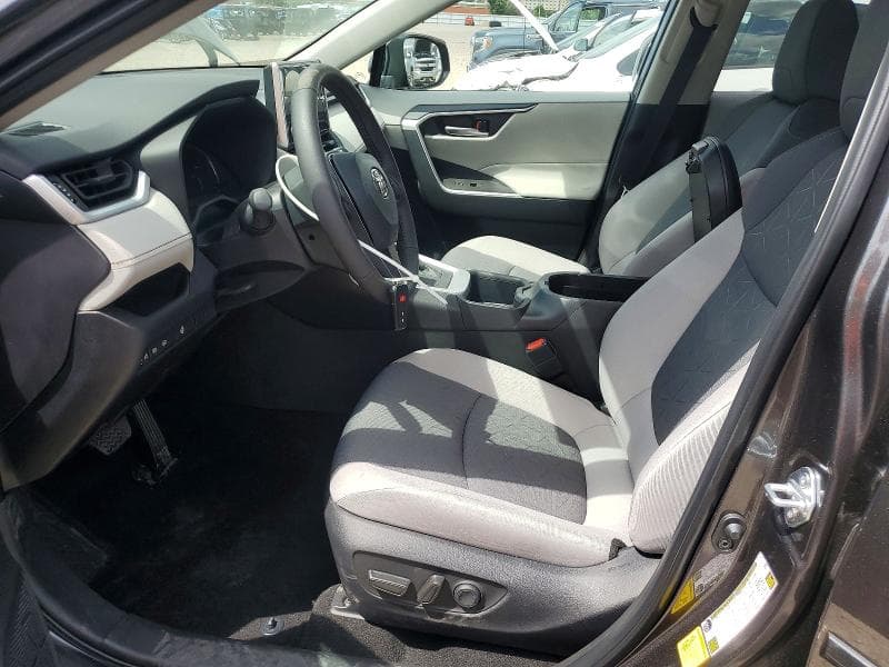 2025 TOYOTA RAV4 XLE 7
