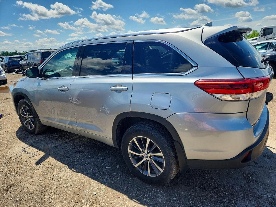 2017 TOYOTA HIGHLANDER XLE 2