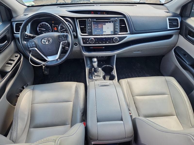 2017 TOYOTA HIGHLANDER XLE 8