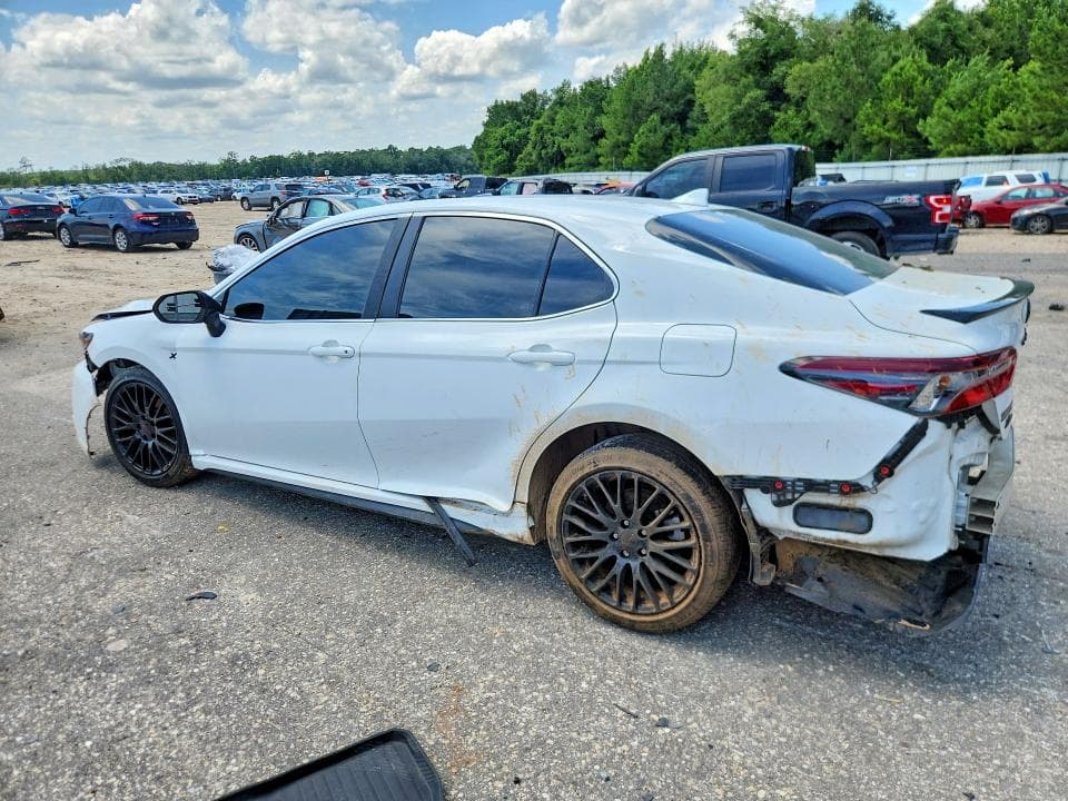 2024 TOYOTA CAMRY SE 2