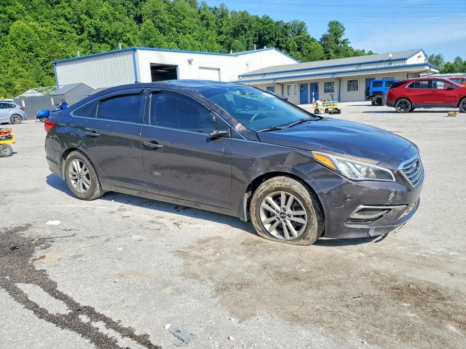 2017 HYUNDAI SONATA SE 4
