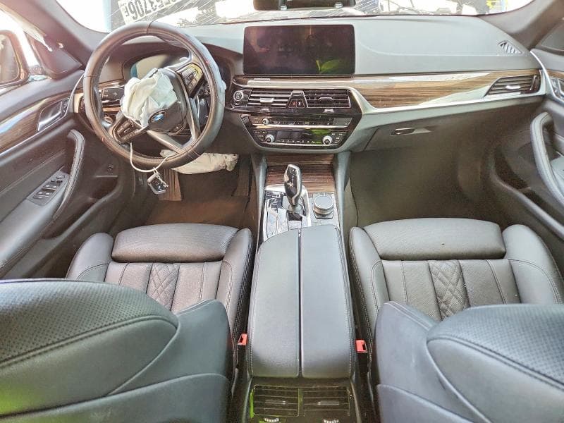 2021 BMW 530 XI 8