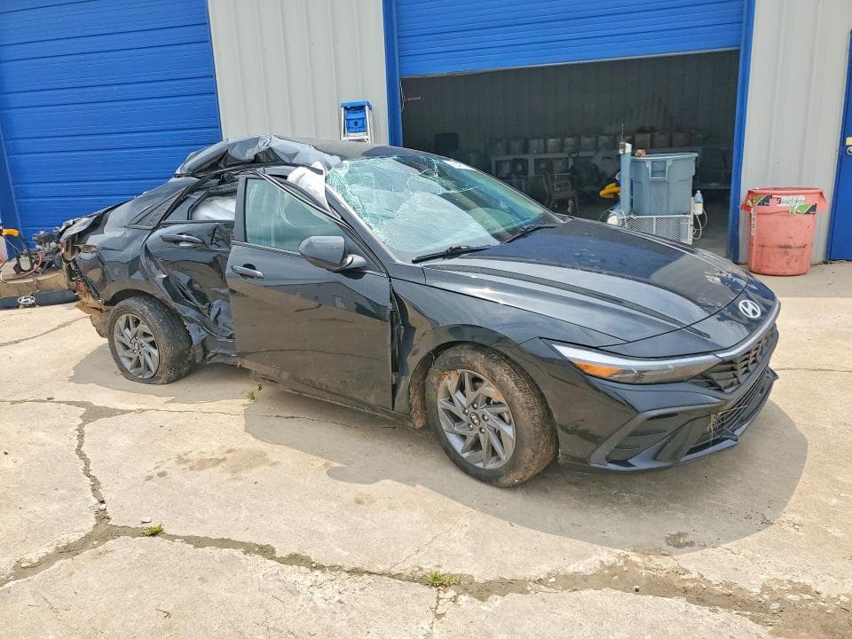 2024 HYUNDAI ELANTRA SEL 4