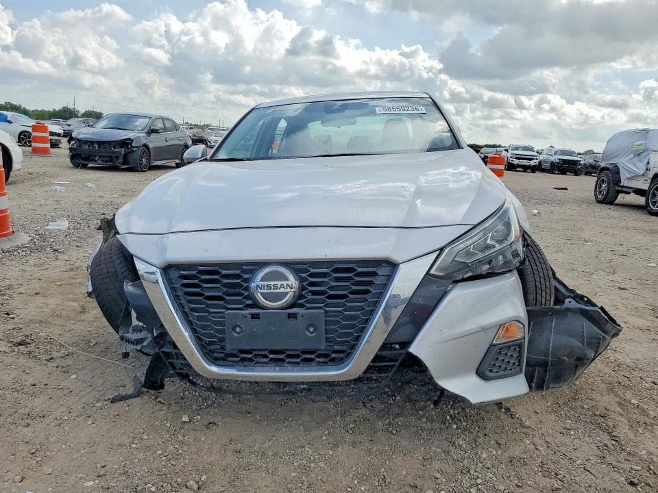 2022 NISSAN ALTIMA SV 5