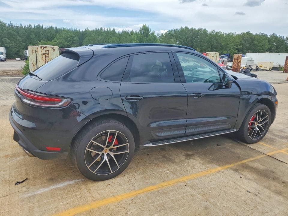 2023 PORSCHE MACAN S 3
