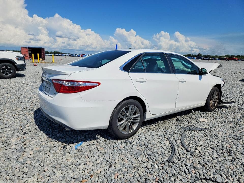 2017 TOYOTA CAMRY SE SE 3