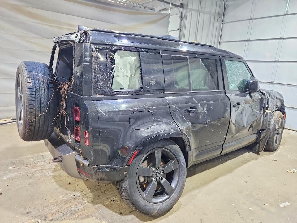 2022 LAND ROVER DEFENDER 110 X-DYNAMIC HSE 3
