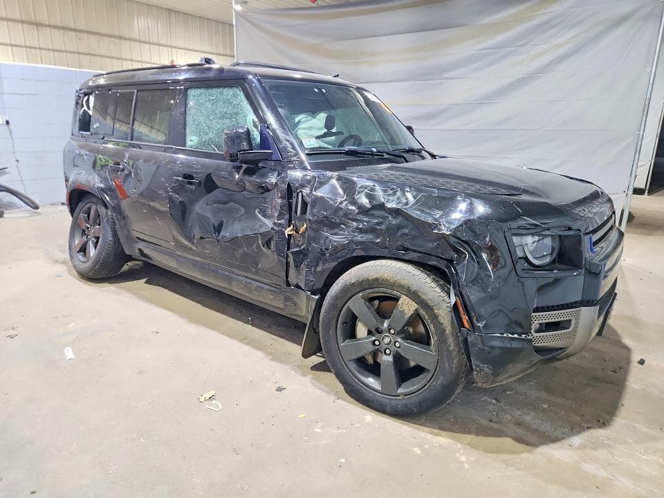 2022 LAND ROVER DEFENDER 110 X-DYNAMIC HSE 4
