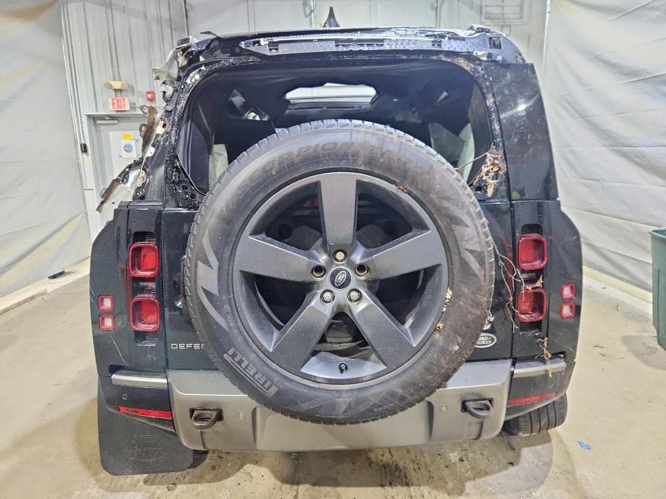 2022 LAND ROVER DEFENDER 110 X-DYNAMIC HSE 6