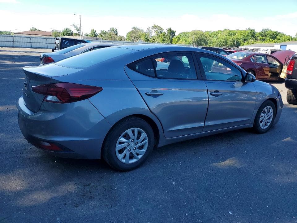 2019 HYUNDAI ELANTRA SE 3