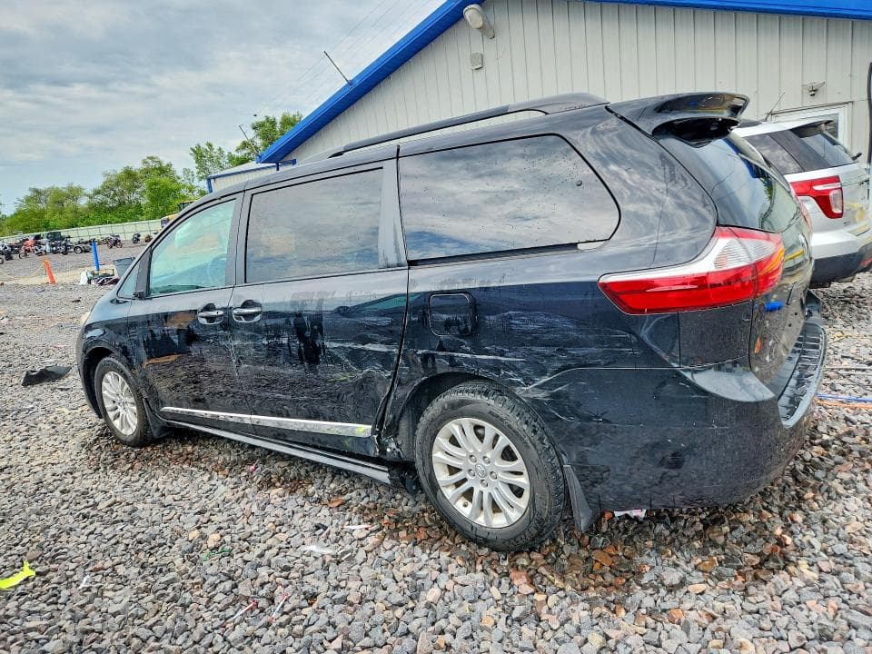 2017 TOYOTA SIENNA XLE 8-PASSENGER XLE 8-PASSENGER 2