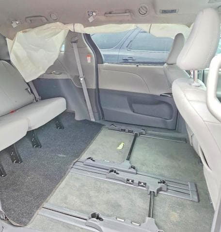 2017 TOYOTA SIENNA XLE 8-PASSENGER XLE 8-PASSENGER 11