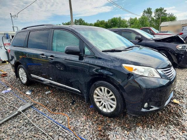 2017 TOYOTA SIENNA XLE 8-PASSENGER XLE 8-PASSENGER 4