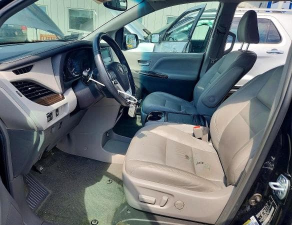 2017 TOYOTA SIENNA XLE 8-PASSENGER XLE 8-PASSENGER 7