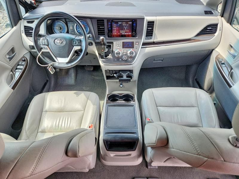 2017 TOYOTA SIENNA XLE 8-PASSENGER XLE 8-PASSENGER 8