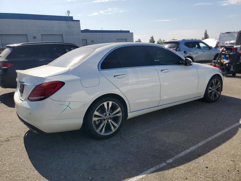 2017 MERCEDES-BENZ C 300 3