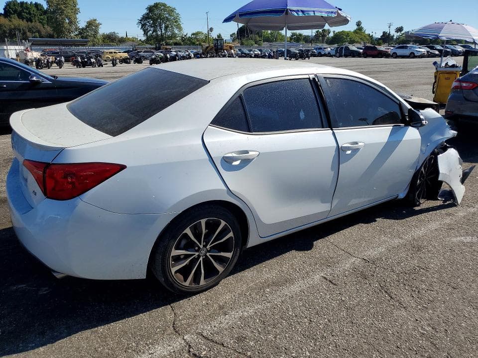 2017 TOYOTA COROLLA SE 3