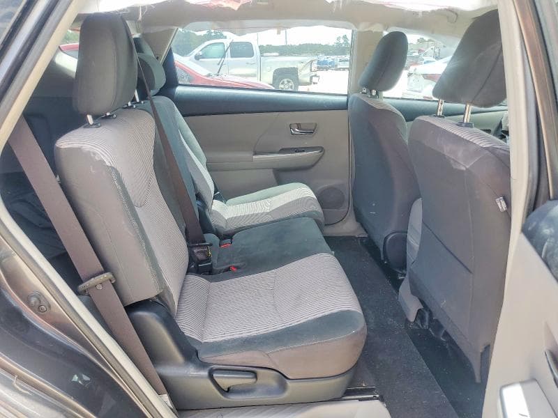 2017 TOYOTA PRIUS V TWO 11