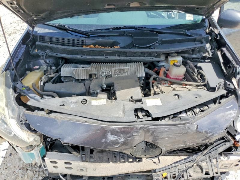 2017 TOYOTA PRIUS V TWO 12