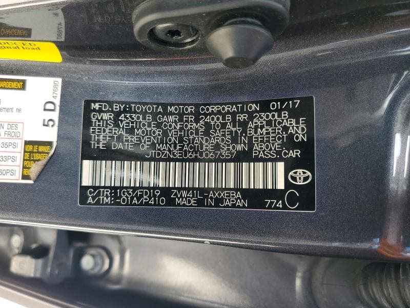 2017 TOYOTA PRIUS V TWO 14