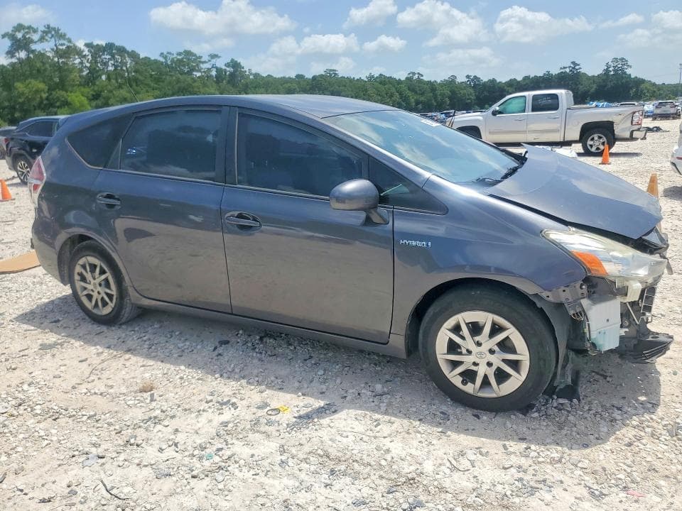 2017 TOYOTA PRIUS V TWO 4