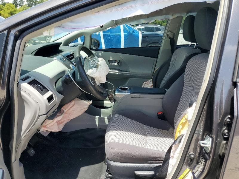2017 TOYOTA PRIUS V TWO 7