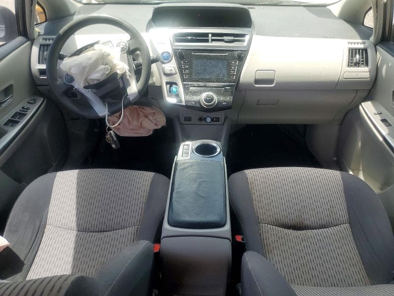 2017 TOYOTA PRIUS V TWO 8