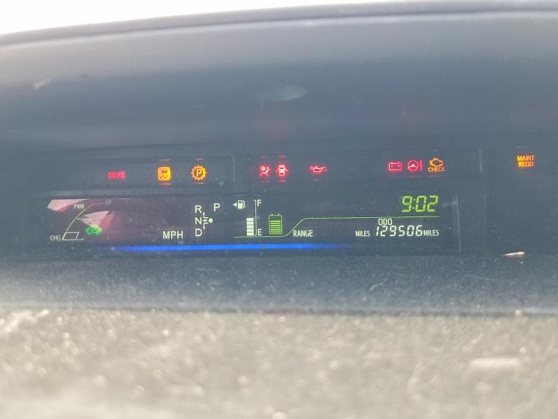 2017 TOYOTA PRIUS V TWO 9