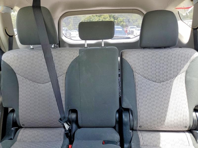 2017 TOYOTA PRIUS V TWO 10