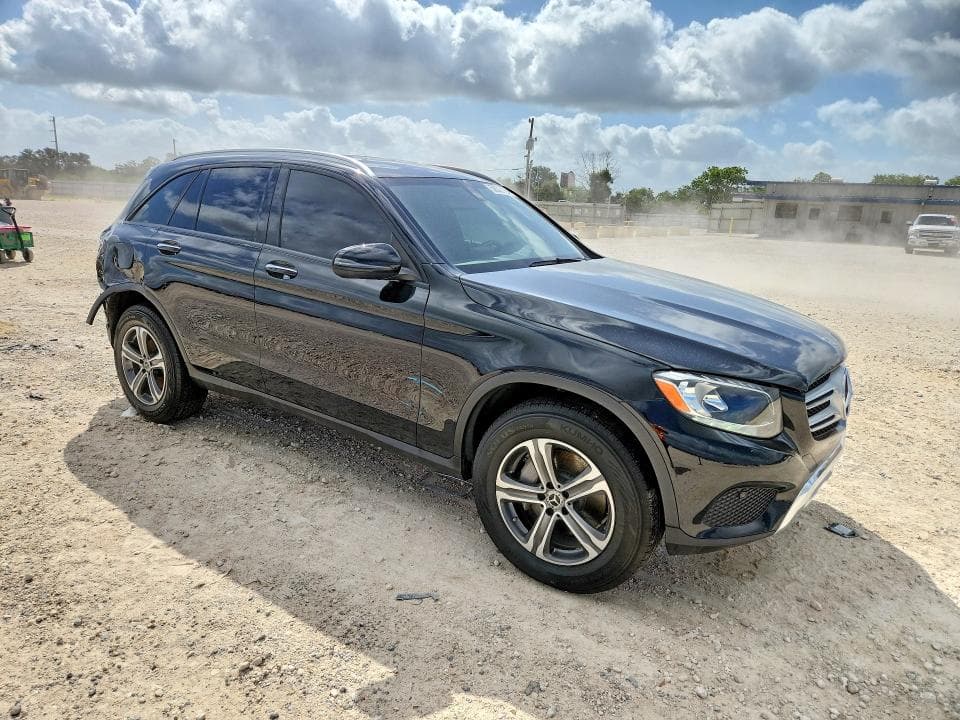 2019 MERCEDES-BENZ GLC 300 4