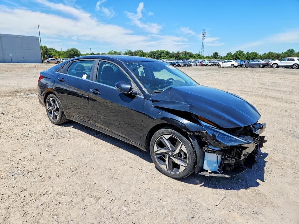 2023 HYUNDAI ELANTRA LIMITED 4