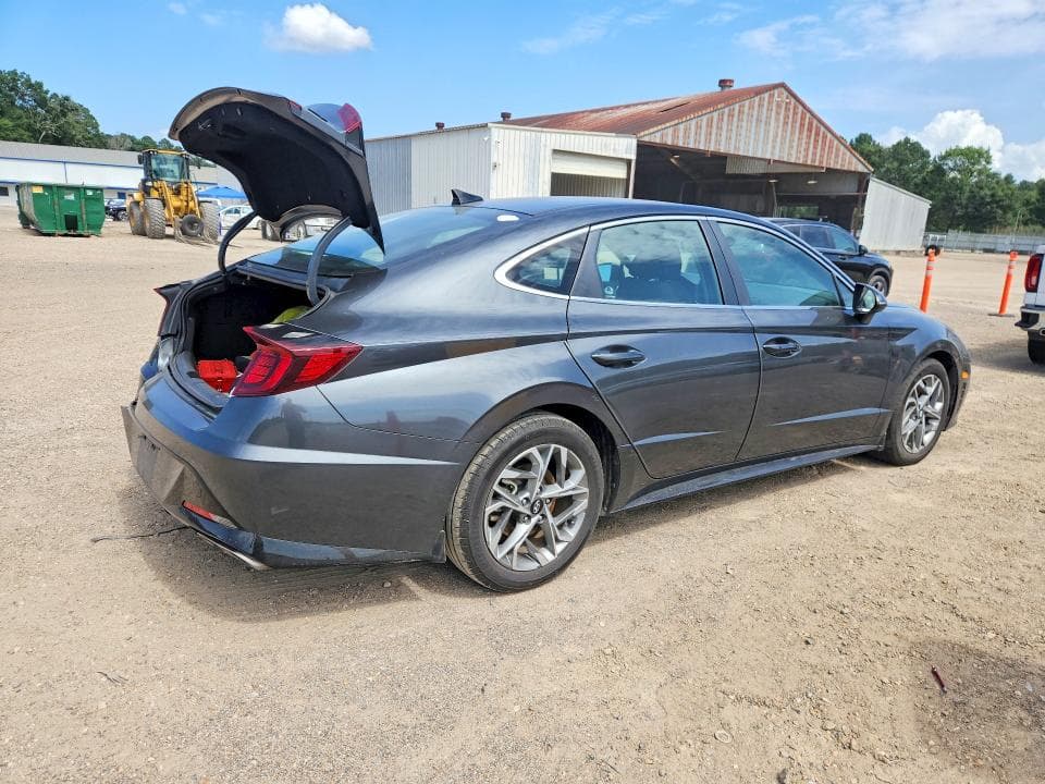 2022 HYUNDAI SONATA SEL 3