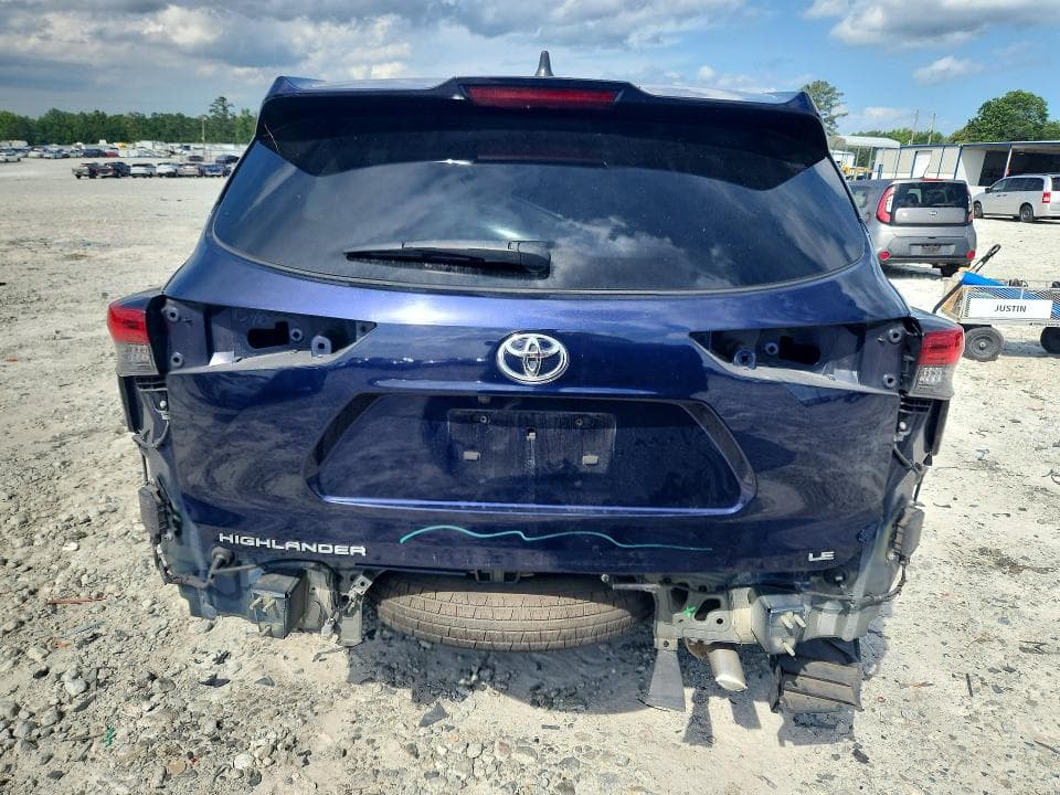 2022 TOYOTA HIGHLANDER LE 6